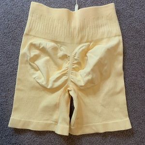seamless short yellow w scrunch